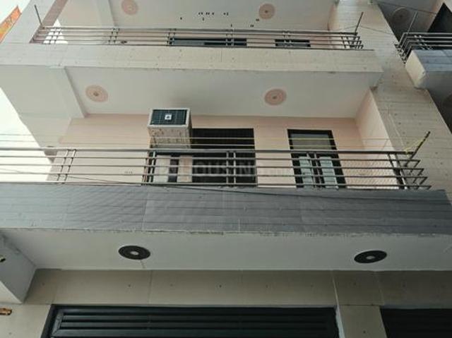 3 BHK Independent Builder Floor in Mansa Ram Park for rent New Delhi. The reference number is 20960668