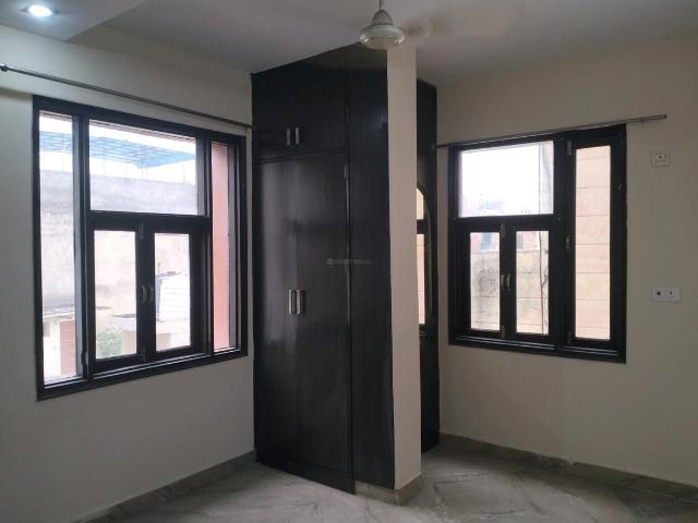 3 BHK Independent Builder Floor in Mansarover Garden for rent New Delhi. The reference number is 21037223