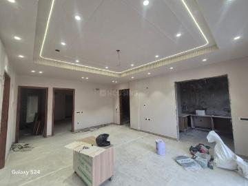 Flat for sale in West Delhi - Garden