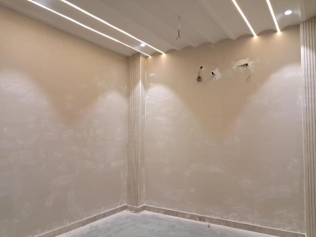 3 BHK Independent Builder Floor in Mansarover Garden for resale New Delhi. The reference number is 20484262