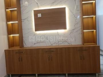 3 BHK Independent Builder Floor in Mayur Vihar Phase 1 for rent New Delhi. The reference number is 19274357
