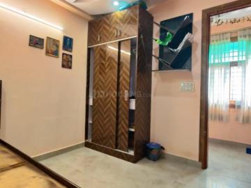 3 BHK Independent Builder Floor in Mayur Vihar Phase 1 for rent New Delhi. The reference number is 19276319