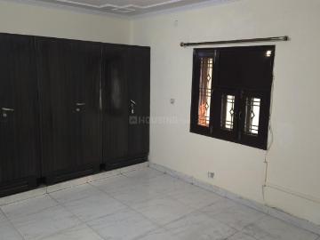 3 BHK Independent Builder Floor in Mayur Vihar Phase 1 for rent New Delhi. The reference number is 20138480