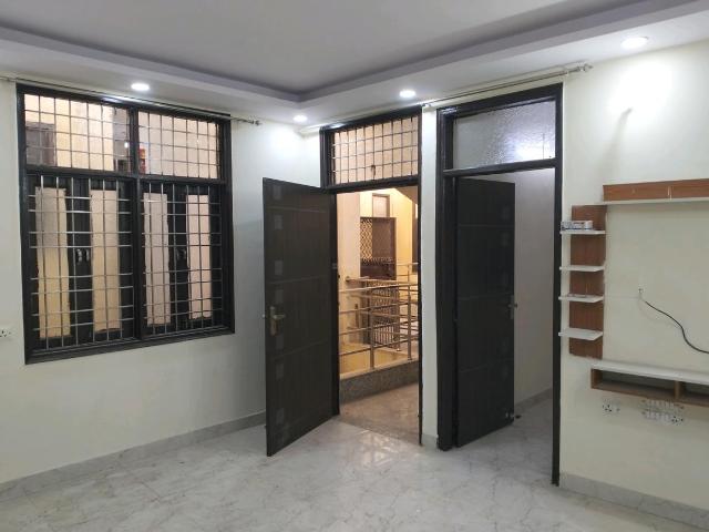 3 BHK Independent Builder Floor in Mayur Vihar Phase 1 for rent New Delhi. The reference number is 20606156