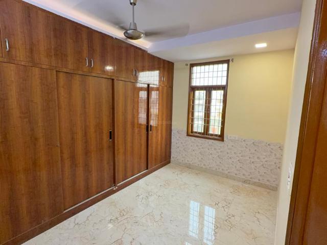 3 BHK Independent Builder Floor in Mayur Vihar Phase 1 for rent New Delhi. The reference number is 21135321