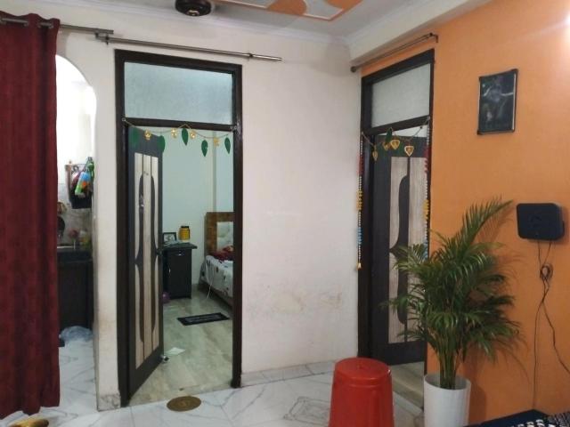 3 BHK Independent Builder Floor in Mayur Vihar Phase 1 for resale New Delhi. The reference number is 19702291