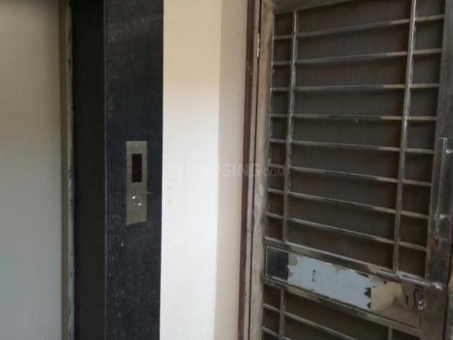 3 BHK Independent Builder Floor in Mayur Vihar Phase 1 for resale New Delhi. The reference number is 19256026