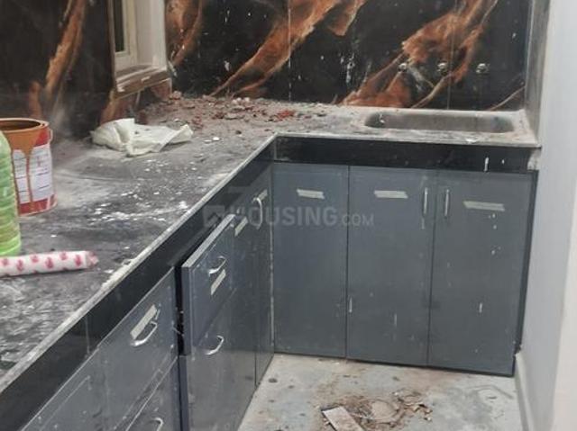 3 BHK Independent Builder Floor in Mayur Vihar Phase 1 for resale New Delhi. The reference number is 19370183