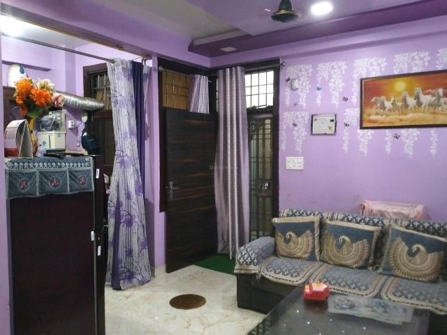 3 BHK Independent Builder Floor in Mayur Vihar Phase 1 for resale New Delhi. The reference number is 20701665