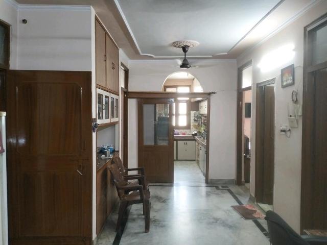 3 BHK Independent Builder Floor in Mayur Vihar Phase 1 for resale New Delhi. The reference number is 20701117