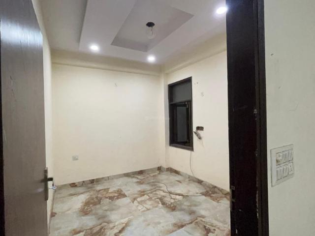 3 BHK Independent Builder Floor in Mayur Vihar Phase 1 for resale New Delhi. The reference number is 20821924