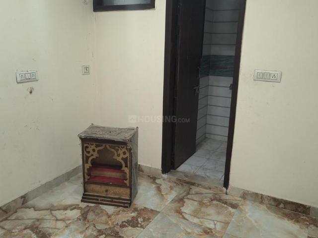 3 BHK Independent Builder Floor in Mayur Vihar Phase 1 for resale New Delhi. The reference number is 20821936
