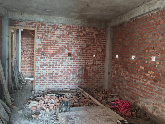 3 BHK Independent Builder Floor in Mayur Vihar Phase 1 for resale New Delhi. The reference number is 20887881