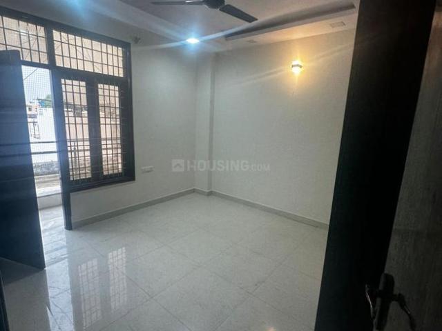 3 BHK Independent Builder Floor in Mayur Vihar Phase 1 for resale New Delhi. The reference number is 20970071