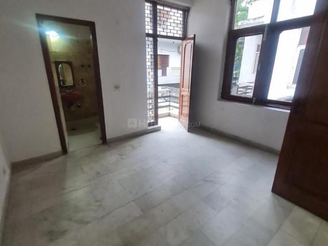 3 BHK Independent Builder Floor in Model Town for rent New Delhi. The reference number is 20914971