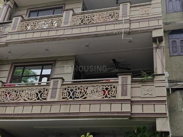 3 BHK Independent Builder Floor in Model Town for resale New Delhi. The reference number is 20966563