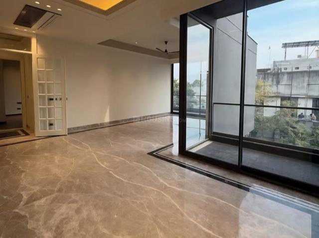 3 BHK Independent Builder Floor in Model Town for resale New Delhi. The reference number is 20991557