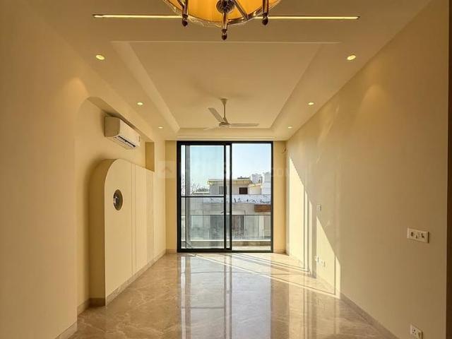 3 BHK Independent Builder Floor in Model Town for resale New Delhi. The reference number is 21197108