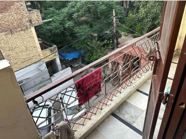 3 BHK Independent Builder Floor in Moti Nagar for resale New Delhi. The reference number is 17888973