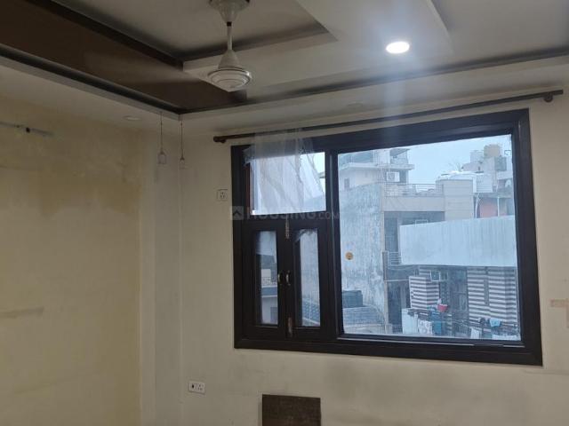 3 BHK Independent Builder Floor in Moti Nagar for resale New Delhi. The reference number is 20678428