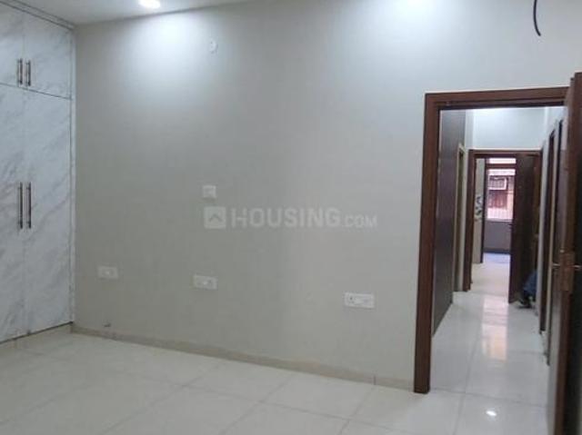 3 BHK Independent Builder Floor in Naraina for rent New Delhi. The reference number is 20015250
