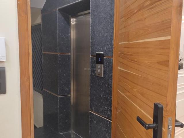 3 BHK Independent Builder Floor in Naraina for resale New Delhi. The reference number is 10889685