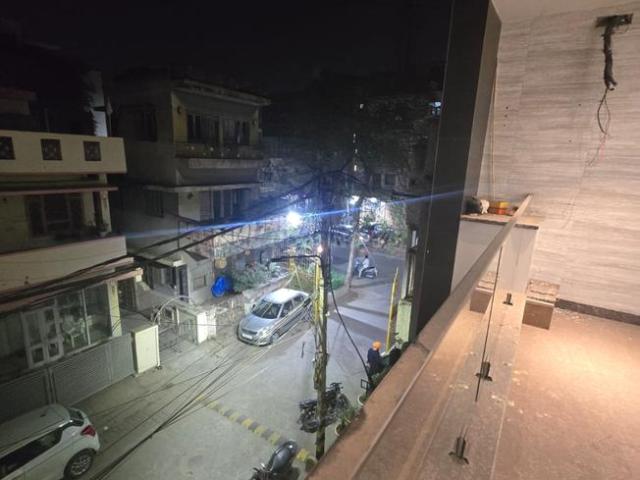 3 BHK Independent Builder Floor in Naraina for resale New Delhi. The reference number is 19257730