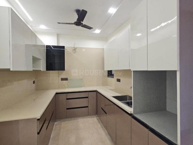 3 BHK Independent Builder Floor in New Rajinder Nagar for rent New Delhi. The reference number is 21199409
