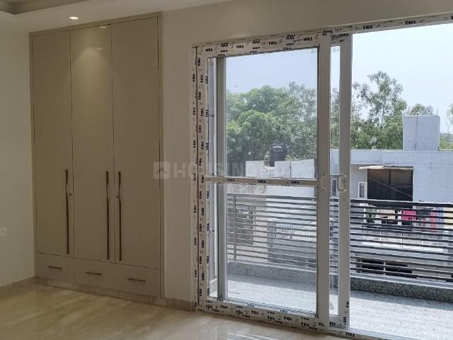 3 BHK Independent Builder Floor in AGCR Enclave for resale New Delhi. The reference number is 20956168