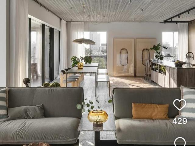 3 BHK Independent Builder Floor in Anand Niketan for resale New Delhi. The reference number is 20298132