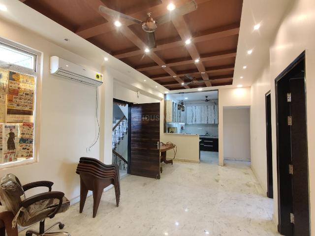 3 BHK Independent Builder Floor in Anand Vihar for rent New Delhi. The reference number is 21205764