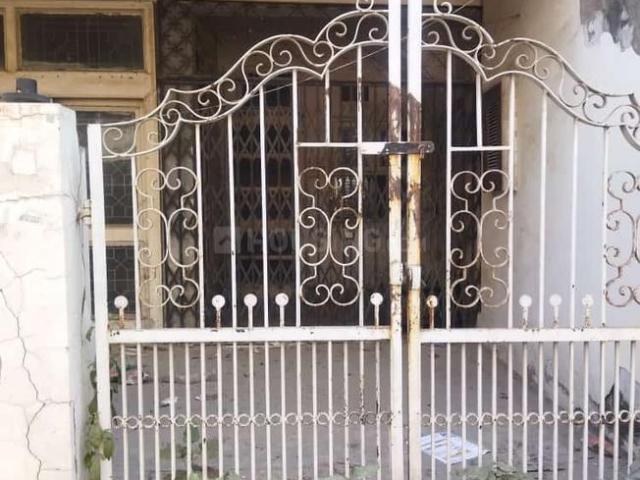 3 BHK Independent Builder Floor in Anand Vihar for resale New Delhi. The reference number is 15727155