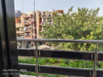 3 BHK Independent Builder Floor in Anand Vihar for resale New Delhi. The reference number is 8379940