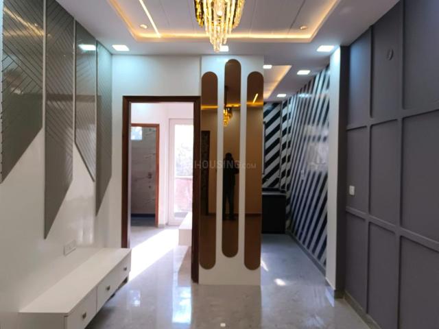 3 BHK Independent Builder Floor in Ashok Vihar for rent New Delhi. The reference number is 19123791