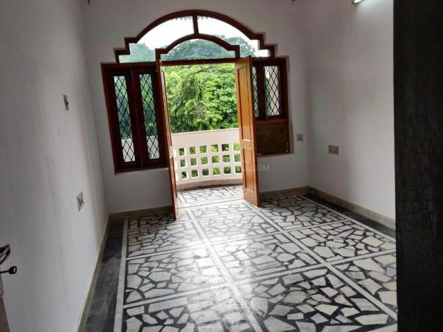 3 BHK Independent Builder Floor in Ashok Vihar for rent New Delhi. The reference number is 19600818