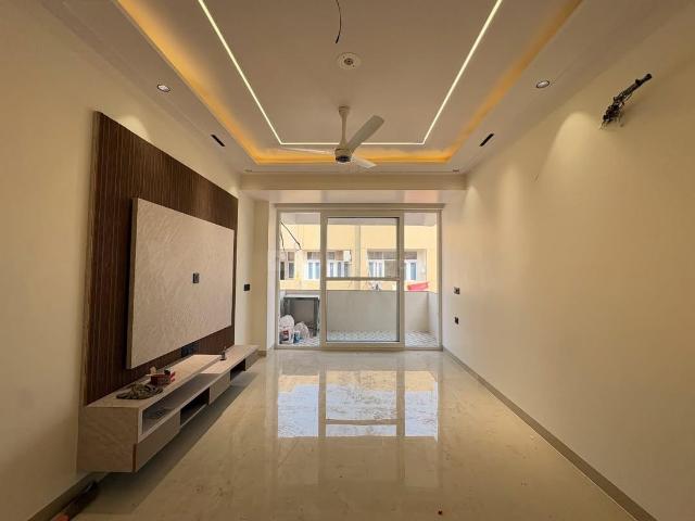 3 BHK Independent Builder Floor in Ashok Vihar for rent New Delhi. The reference number is 19877542