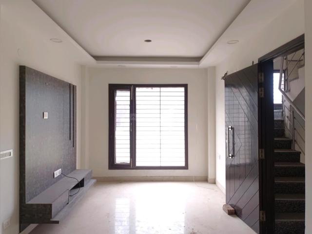 3 BHK Independent Builder Floor in Ashok Vihar for resale New Delhi. The reference number is 19338368