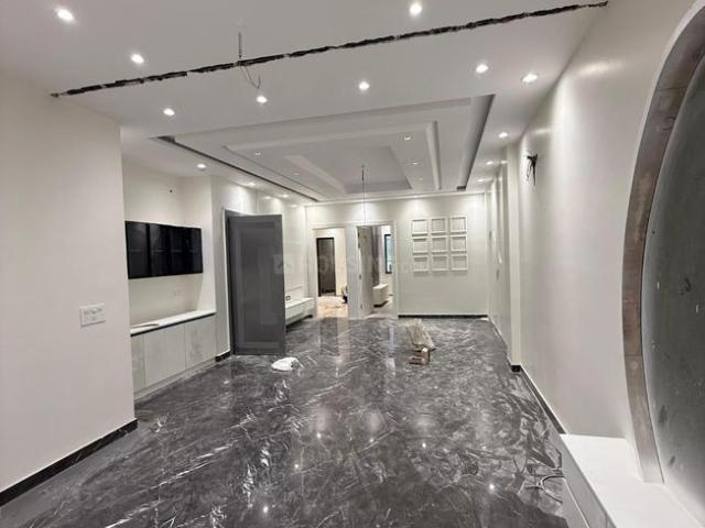 3 BHK Independent Builder Floor in Ashok Vihar for resale New Delhi. The reference number is 19425944