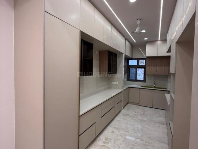 3 BHK Independent Builder Floor in Ashok Vihar for resale New Delhi. The reference number is 19753529