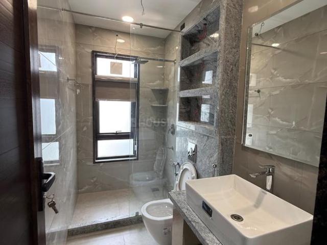 3 BHK Independent Builder Floor in Ashok Vihar for resale New Delhi. The reference number is 19851465