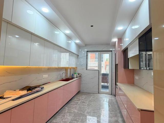 3 BHK Independent Builder Floor in Ashok Vihar for resale New Delhi. The reference number is 20811814