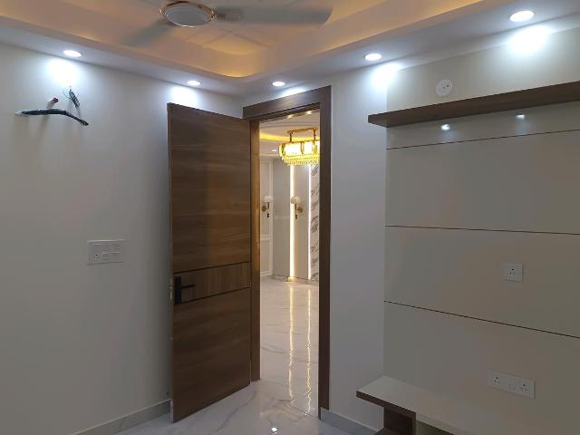 3 BHK Independent Builder Floor in Bharat Vihar for resale New Delhi. The reference number is 21187340