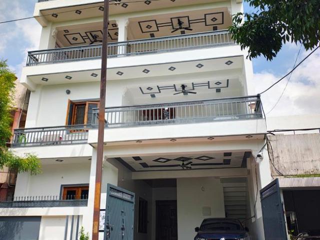 3 BHK Independent Builder Floor in Chandralok for rent Lucknow. The reference number is 21324325