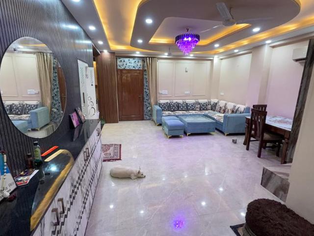 3 BHK Independent Builder Floor in Chirag Dilli for resale New Delhi. The reference number is 20688399