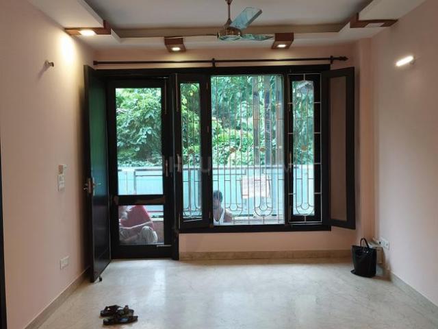 3 BHK Independent Builder Floor in Chittaranjan Park for rent New Delhi. The reference number is 5088372