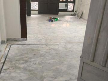 3 BHK Independent Builder Floor in Chittaranjan Park for rent New Delhi. The reference number is 19118002