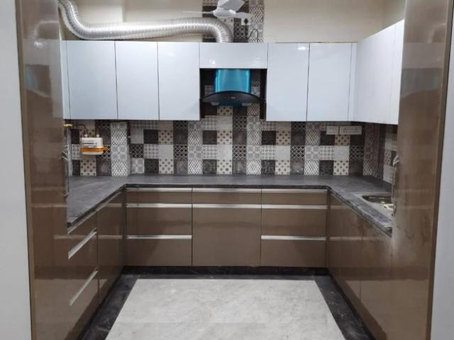 3 BHK Independent Builder Floor in Vishnu Garden for rent New Delhi. The reference number is 19977039