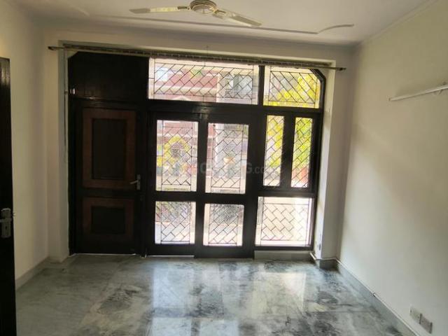 3 BHK Independent Builder Floor in Chittaranjan Park for rent New Delhi. The reference number is 20079503