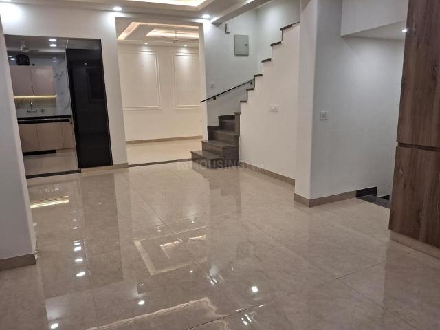 3 BHK Independent Builder Floor in Chittaranjan Park for rent New Delhi. The reference number is 20220543