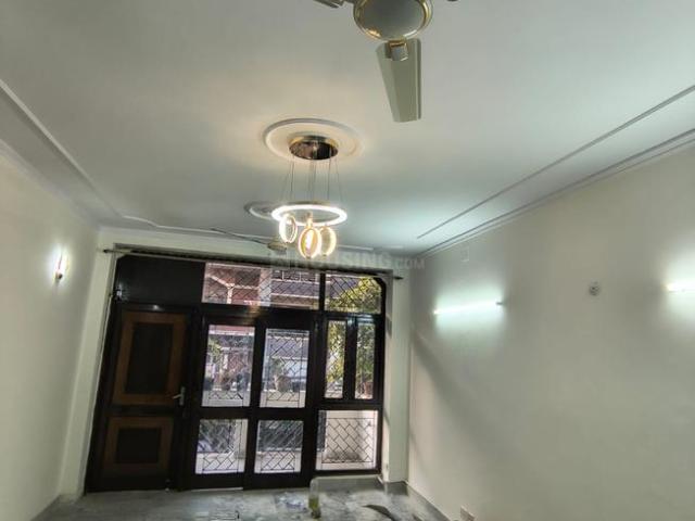 3 BHK Independent Builder Floor in Chittaranjan Park for rent New Delhi. The reference number is 20372498